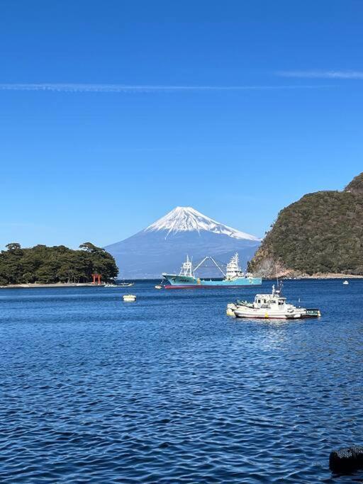 御浜岬の至福を一身に味わう 一軒家貸切宿で贅沢なバーベキューを楽しみながら夕陽に染まる戸田湾の美しさを満喫 Numazu Luaran gambar